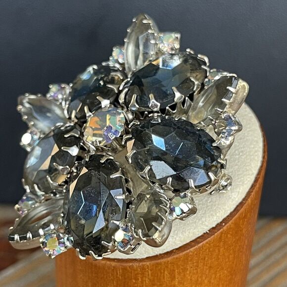 Vintage Blue Rhinestone Flower Brooch, Silver Tone Pin (1.75  Vintage Shades Of Blue Brooch Pin Large Dimensional Rhinestone Silver Tone AB